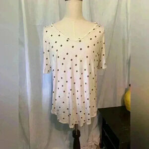 Maurice’s Women’s Stretchy Polka Dot Pull On Top. Size XL. Scoop Neck